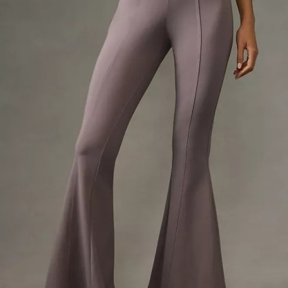 Daily Practice by Anthropologie Rubin Seamed Flare Leggings - Picture 3 of 9